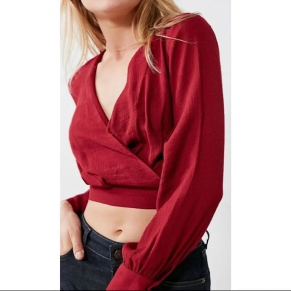 Silence + Noise Urban Ourfitters Top Women's Size XS Maroon Red Wrap Crop - Picture 3 of 14